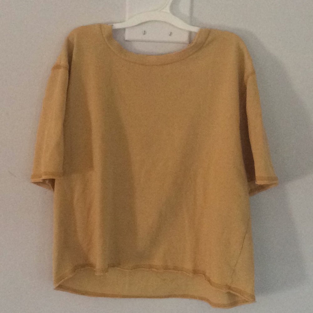 Women’s S gold shirt